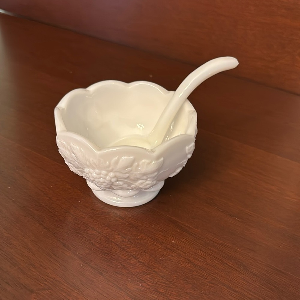 Westmoreland Milkglass small bowl with spoon